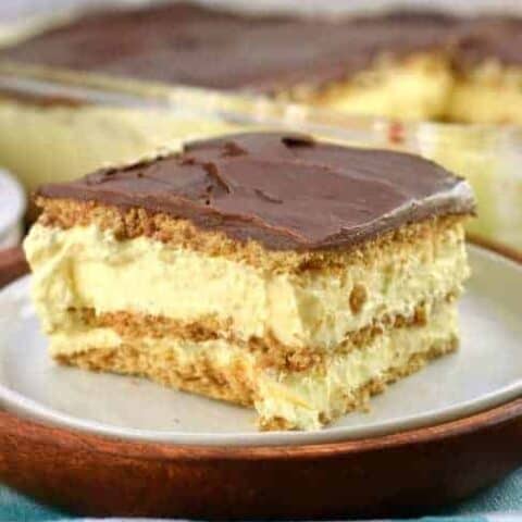 Simple Chocolate Eclair Cake