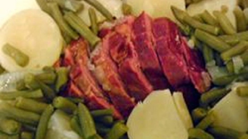 Slow Cooker Cottage Ham, Potatoes, and Green Beans￼