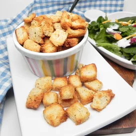 Air Fryer Croutons